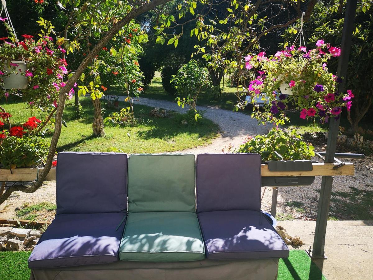 Mado Otel Verfeuil Dış mekan fotoğraf